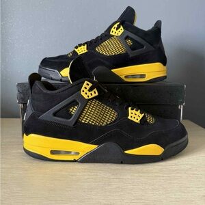 Jordan 4 Thunder